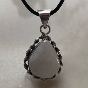 1915 Chic Silver and White Stone Teardrop Necklace